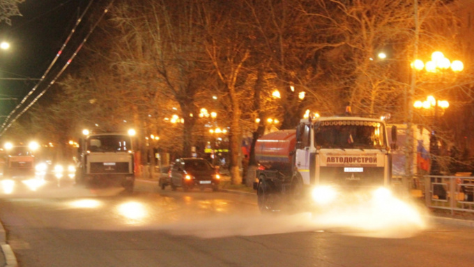 Центральные улицы помыли в Барнауле