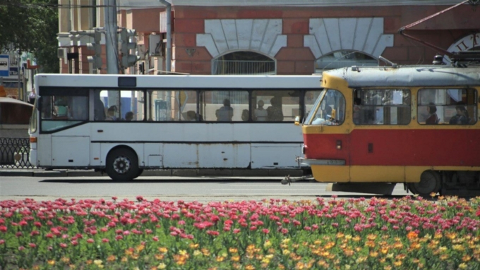 Перевозчики просят Томенко поднять цены на проезд в Барнауле до 30 рублей