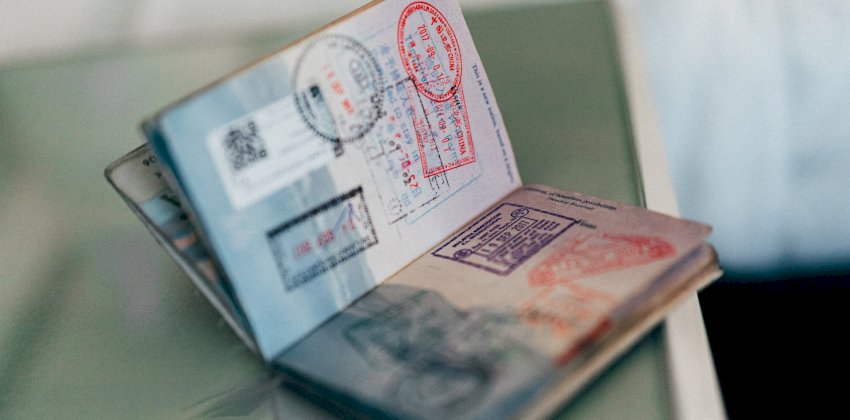 Девять стран Евросоюза больше не выдают визы российским туристам