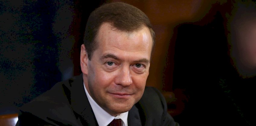 Медведев предложил противникам спецоперации ехать к немцам как можно скорее