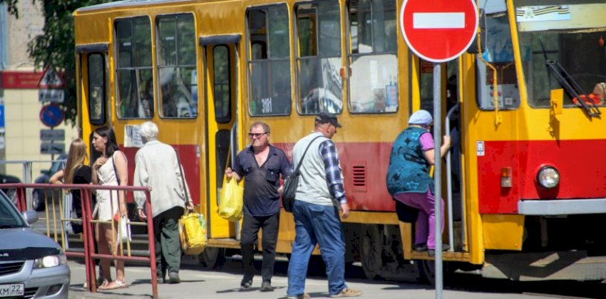 Власти Барнаула объяснили, почему «собянинские» трамваи так и не добрались до города