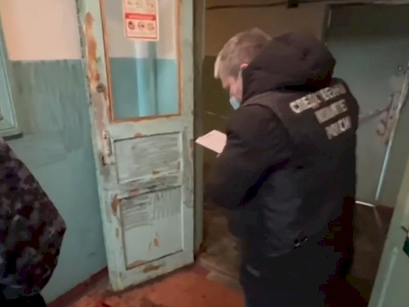 Труп младенца со множеством ножевых ран нашли в подъезде общежития в Кисловодске
