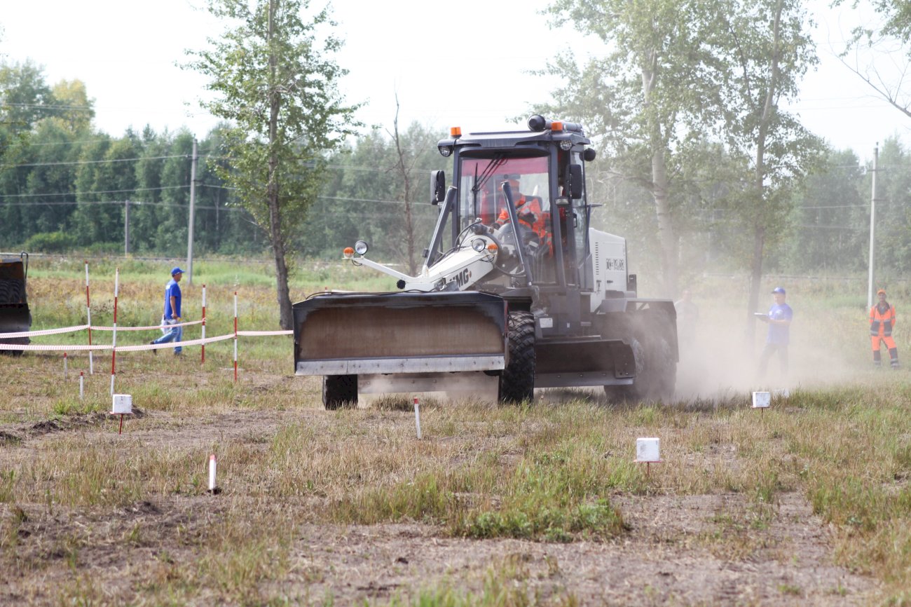 дорожники алтая. дорожный рабочий. дорожники алтая. лучший по профессии дорожники 2019 год барнаул. алтайские дорожники.