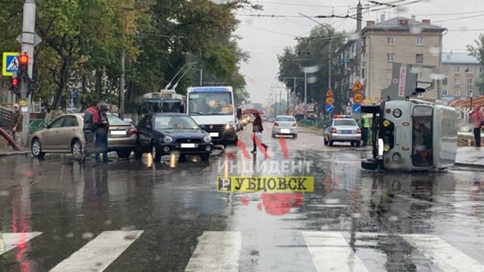 Стали известны подробности ДТП с машиной скорой помощи в Рубцовске