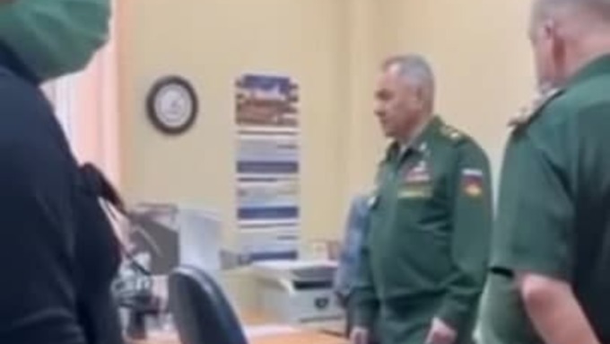 Министр обороны России Шойгу пришёл с внезапной проверкой в военкомат