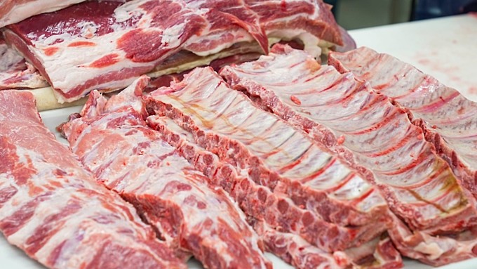 Рост цен и мясо из-под полы. Чем Алтайскому краю грозит запрет на убой скота на подворьях
