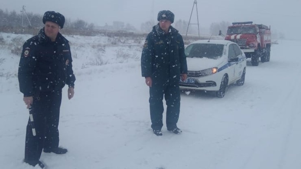 Несколько трасс в Алтайском крае перекрыли из-за шторма. Обновлено