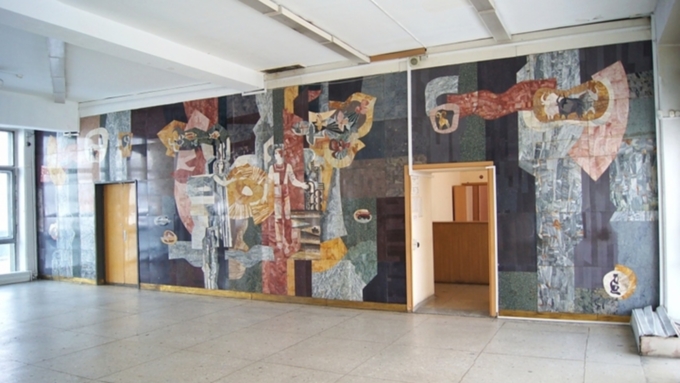 Уникальную мозаику, демонтированную из здания речного вокзала, придётся реставрировать
