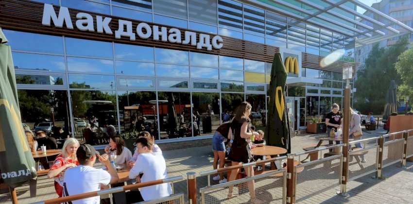 Кто такой Александр Говор, который купит российский McDonald's, и что будет с ресторанами?