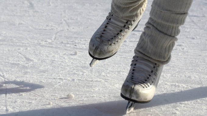 Где покататься на коньках в Барнауле и сколько это стоит