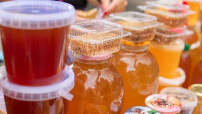 Алтайские пасечники предрекают рост цен на мед из-за засухи
