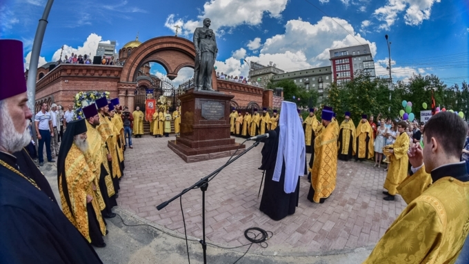 Памятник Николаю II и цесаревичу Алексею открыли в Новосибирске