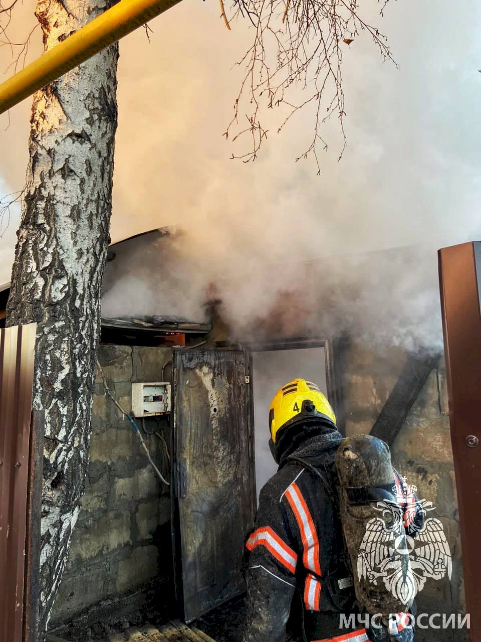 В Барнауле произошел пожар в частном доме | 28.11.2022 | Барнаул -  БезФормата