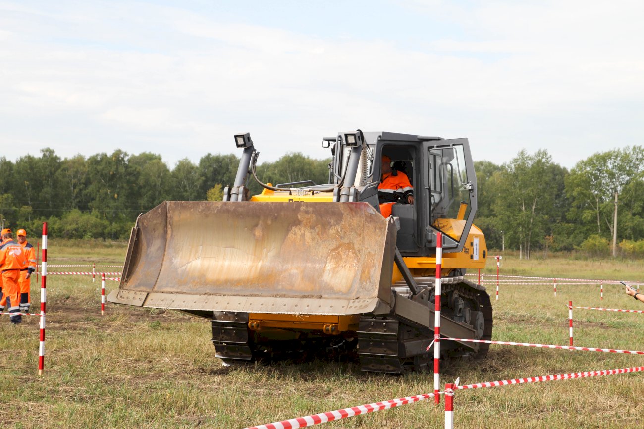 дорожники алтая. дорожники. конкурс лучший по профессии 2022 год алтайавтодор. лучший по профессии дорожники 2019 год барнаул. лучший по профессии дорожник.