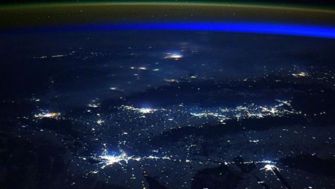 Космонавт сделал снимок Барнаула с МКС перед рассветом
