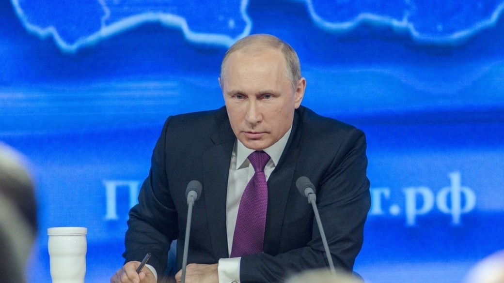 Путин ударил кулаком по столу, говоря о зарплате шахтёров на совещании