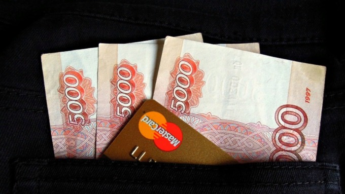 Пособия по безработице в России начали выплачивать по-новому