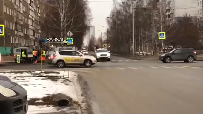 Дорожники в Барнауле переоборудуют пешеходный переход, где насмерть сбили ребёнка