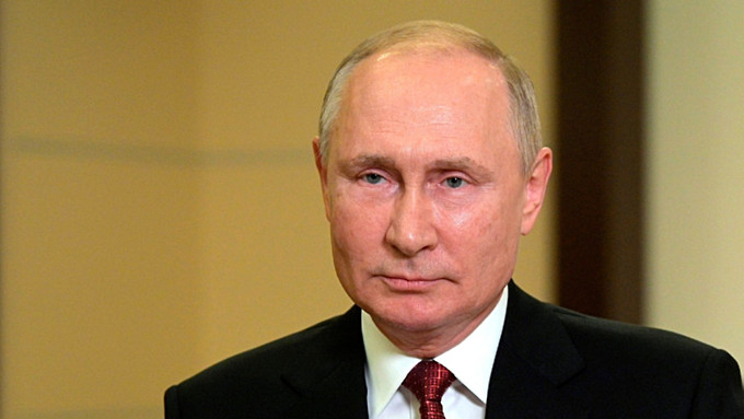 Владимир Путин предложил поднять прожиточный минимум до 12 654 рублей в 2022 году
