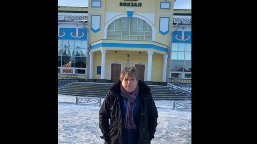 Певец Алексей Глызин снял видео на вокзале в Рубцовске и похвалил Евдокимова