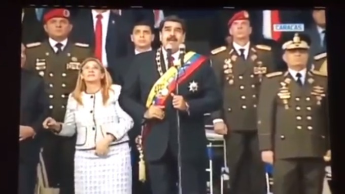 Президента Венесуэлы хотели убить при помощи беспилотника со взрывчаткой