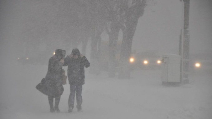 Алтайский край в понедельник накроют метели, снег и штормовой ветер