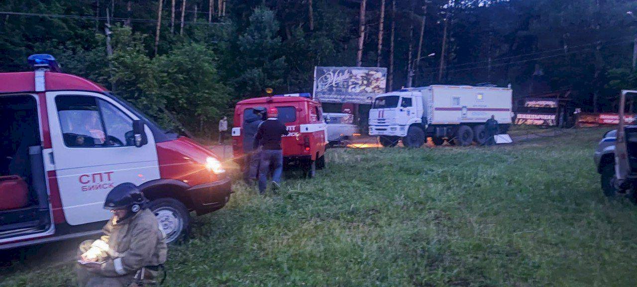 Белокуриха канатная дорога. Белокуриха канатная дорога. Белокуриха канатка. Дежурная служба мчс. На мароз амур упал ланд круизер.