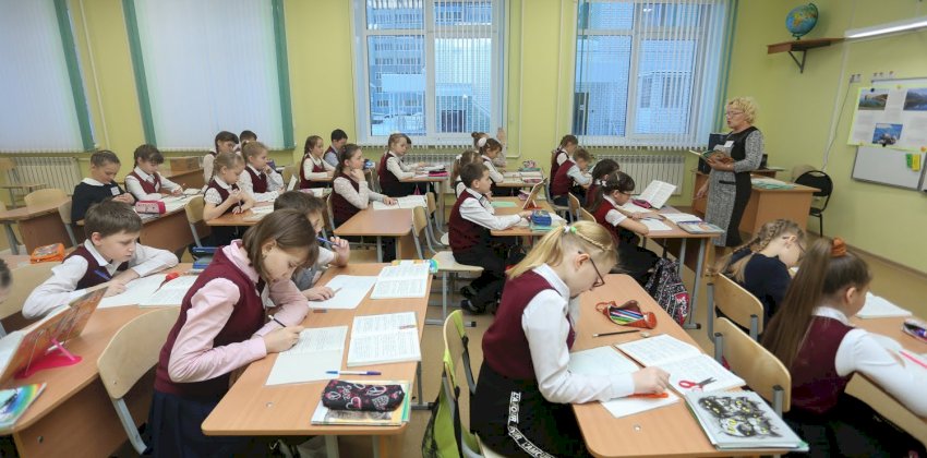 Только два учителя в Алтайском крае пока согласились поехать в командировку в ЛДНР