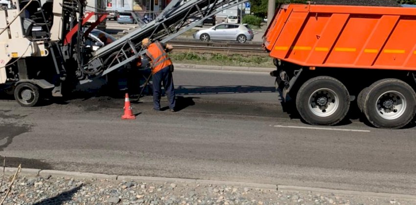 В Барнауле продолжается текущий ремонт дорог