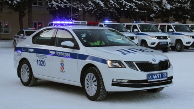Алтайские полицейские получили 64 новых автомобиля