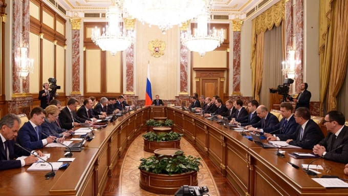 Правительство России уйдет в отставку 7 мая