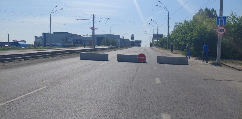 Мэрия Барнаула взяла на особый контроль дорожную обстановку в городе после закрытия моста на Новом рынке