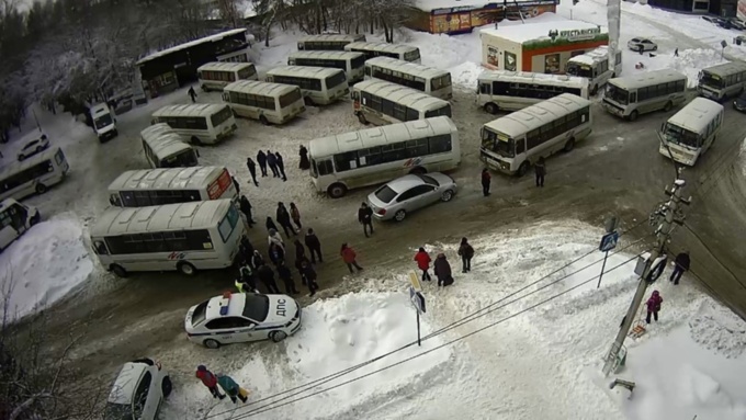 Прокуратура начала проверку качества уборки снега в Бийске после протеста водителей