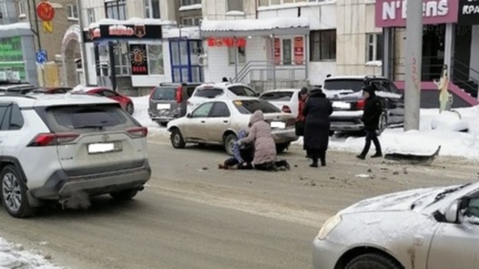 11-летнюю девочку сбили на пешеходном переходе в Барнауле