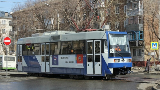 Сотни жителей Барнаула попросили Франка не поднимать цены на проезд в транспорте