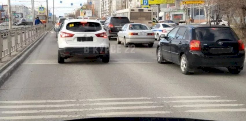  Соцсети: автобус сбил пешехода в Барнауле 