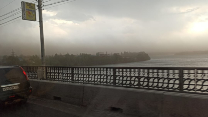 Пыльная буря накрыла трассу Бийск – Барнаул