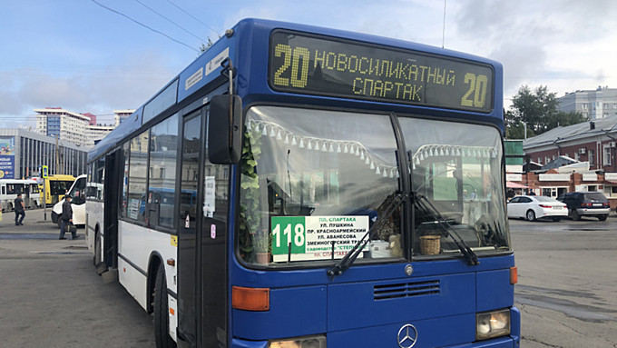 Цены на проезд в общественном транспорте Барнаула могут поднять сразу на пять рублей