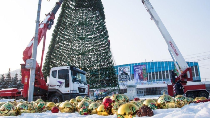 Страсти по елке: куда в Барнауле могут перенести главный символ Нового года