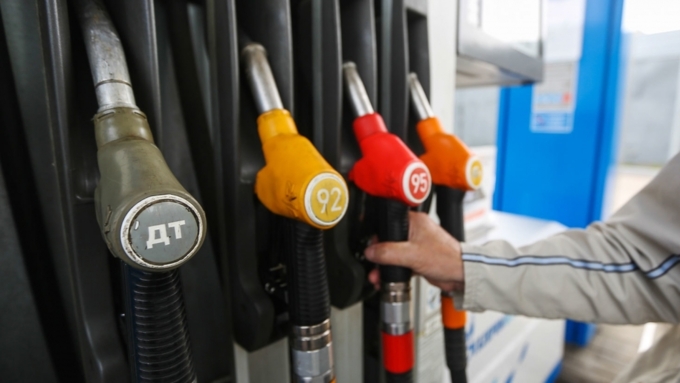 Цены на бензин в Алтайском крае растут уже месяц