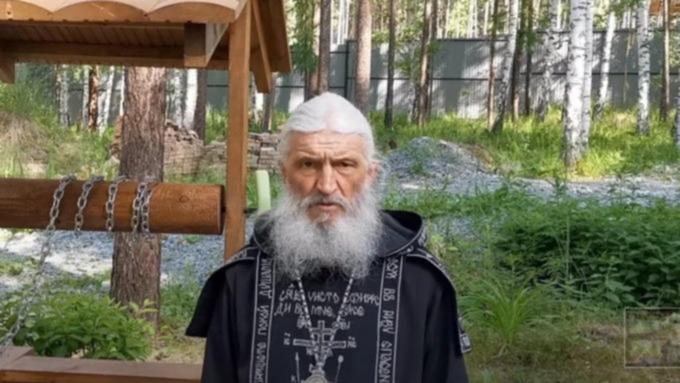 СК возбудил дела из-за избиения детей в монастыре, который захватил схимонах Сергий 