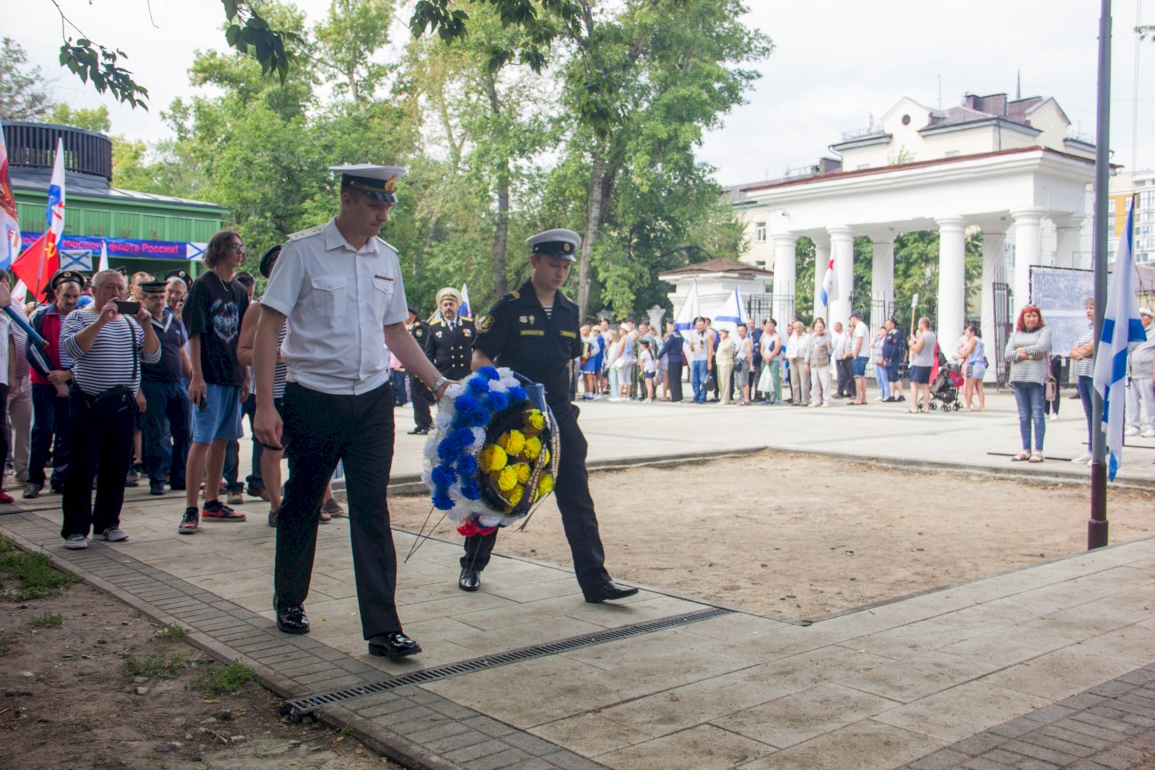 день россии в барнауле